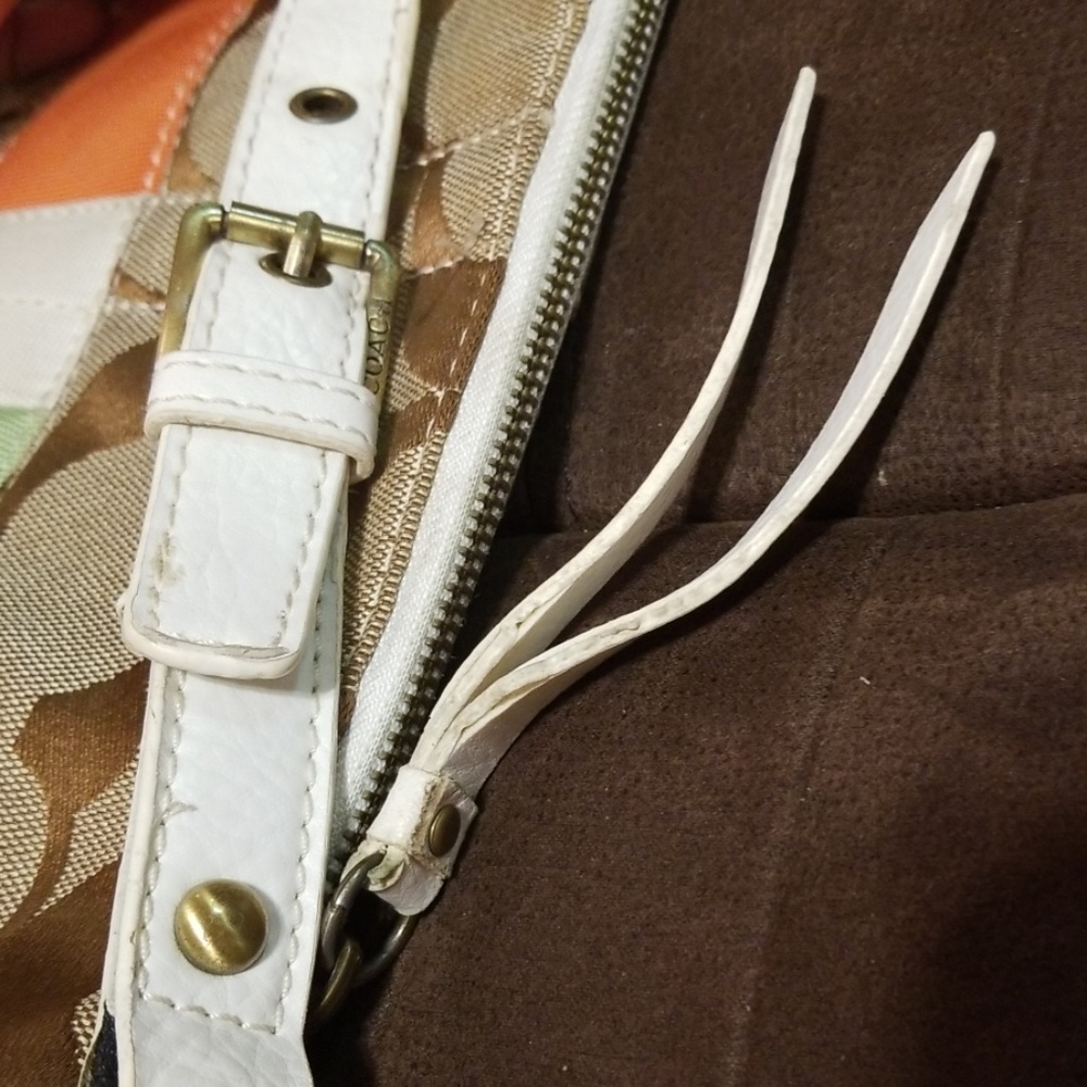 Coach purse - Picture 3 of 4